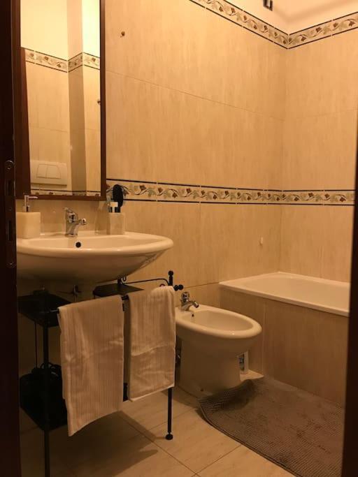 Apartment With Private Parking - Roma Est. Lunghezza ภายนอก รูปภาพ